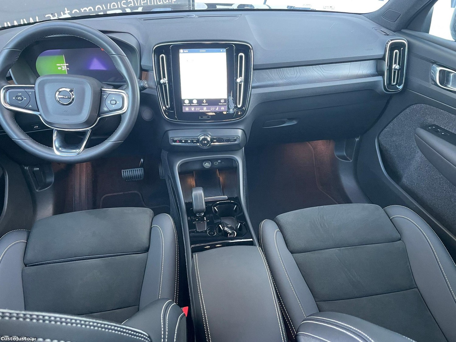 Volvo XC 40 Recharge Plus — fotografia 14