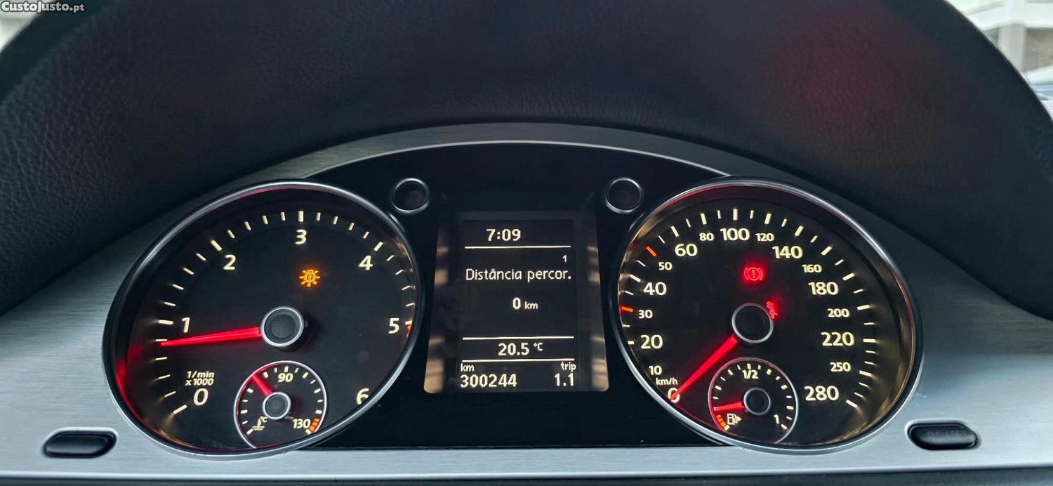Volkswagen CC 2.0 tdi 5 lugares — fotografia 6