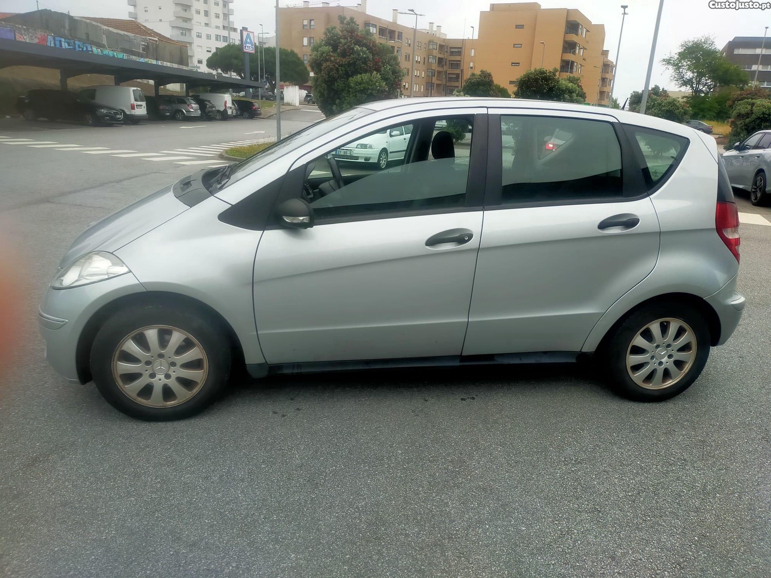 Mercedes-Benz A 180 Cdi Nacional Com 180.000Km — fotografia 4