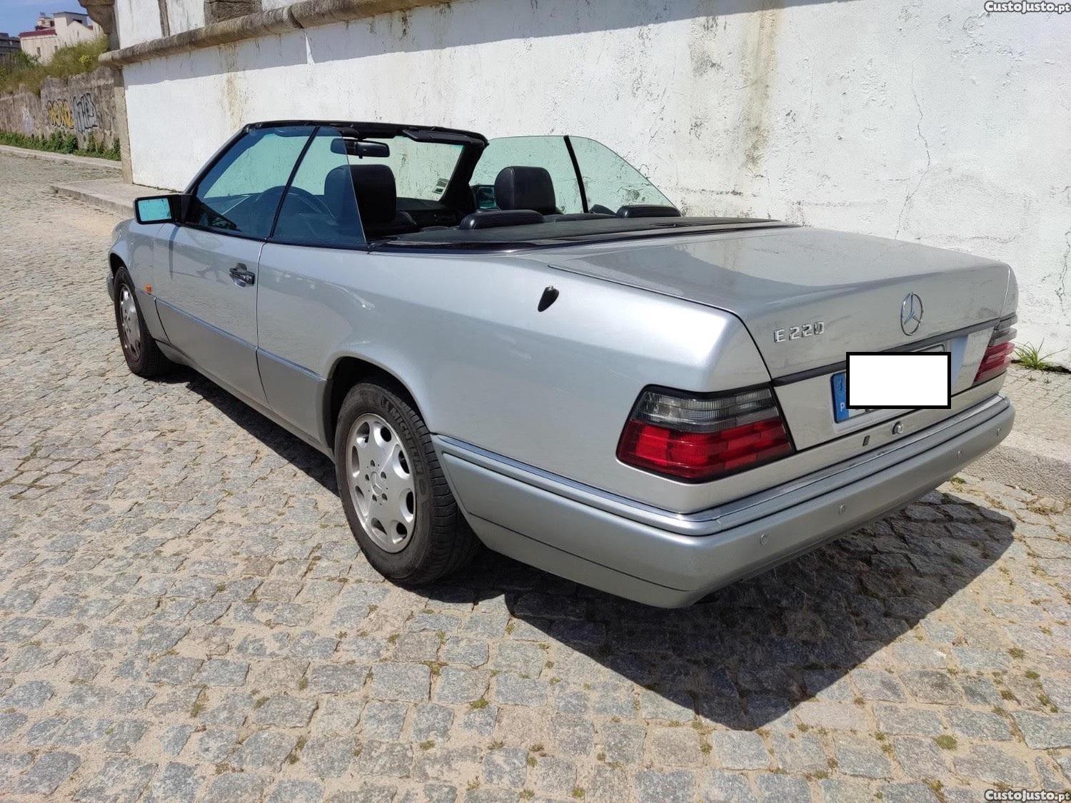 Mercedes-Benz E 220 Cabriolet, A124/W124,150 cv, 1997,c/ hardtop e windshield — fotografia 2