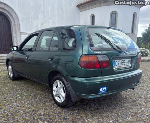 Nissan Almera I Hatchback N15 1.4 - 96 foto 3