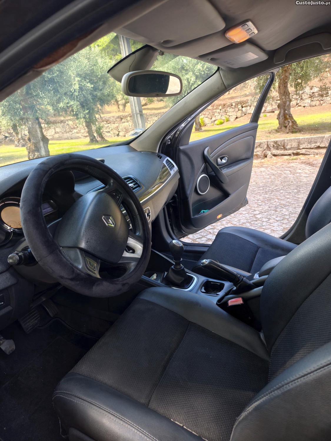 Renault Mégane 1.5DCi Executive Dynamique — fotografia 3
