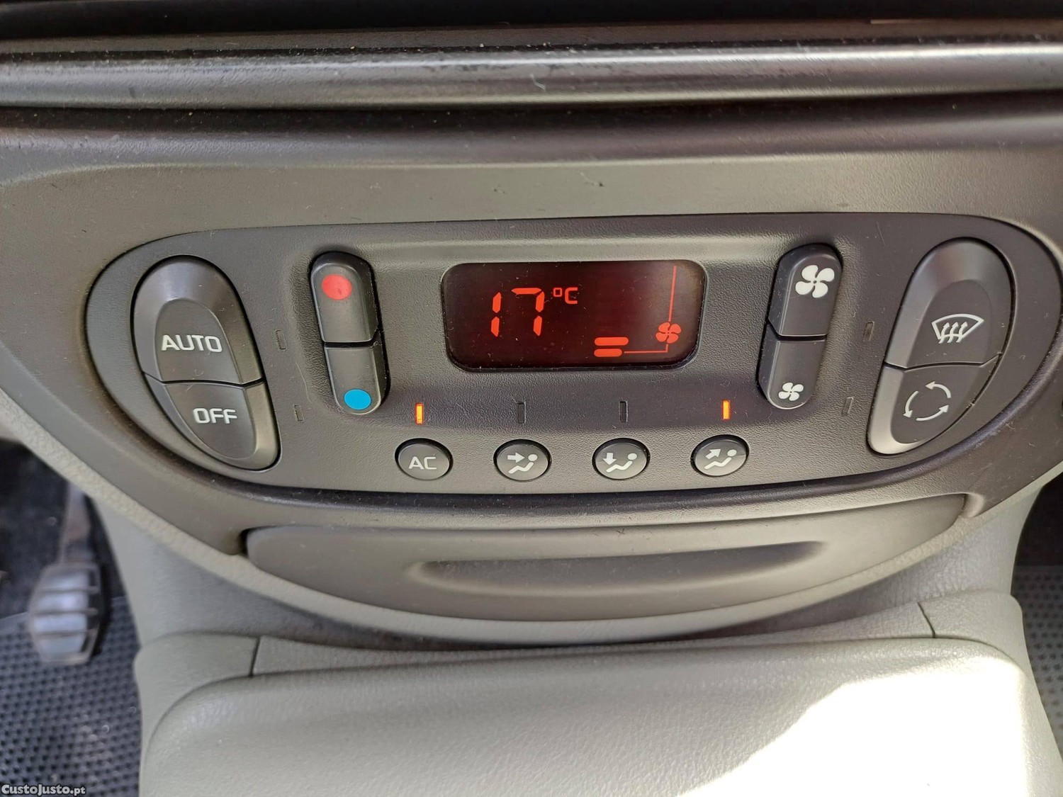 Renault Scénic 1.4 iComAc ( ViaturaNacional ) — fotografia 4