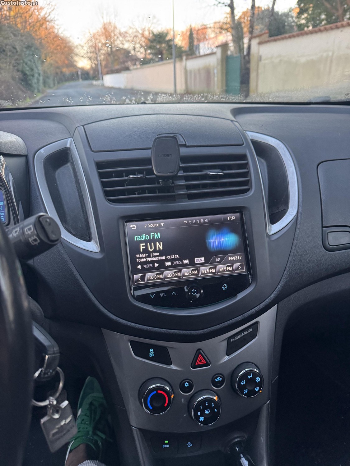 Chevrolet Trax Suv — fotografia 8