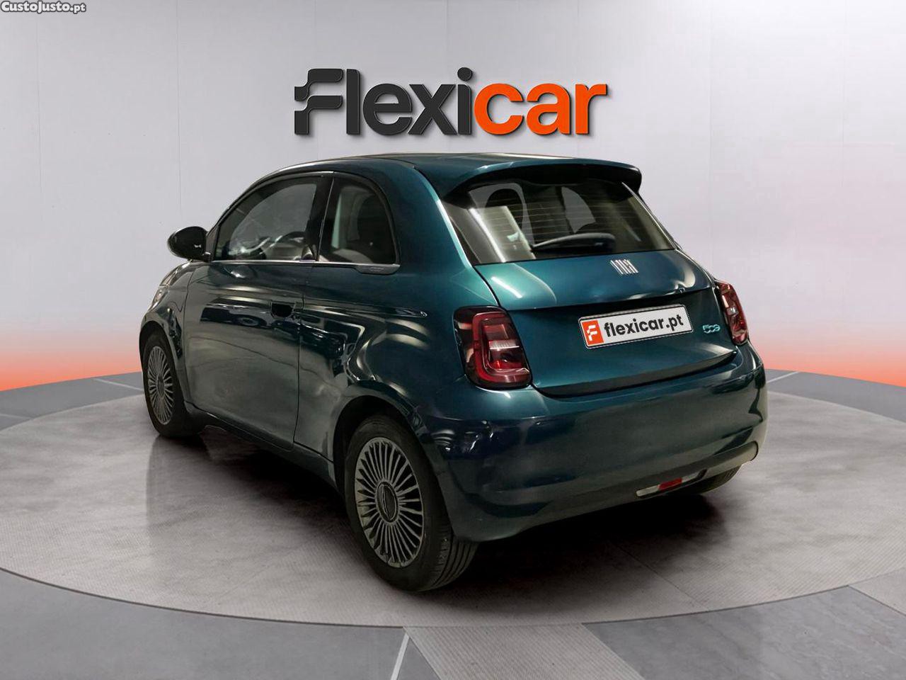 Fiat 500 e Icon Plus 42 KWh — fotografia 18