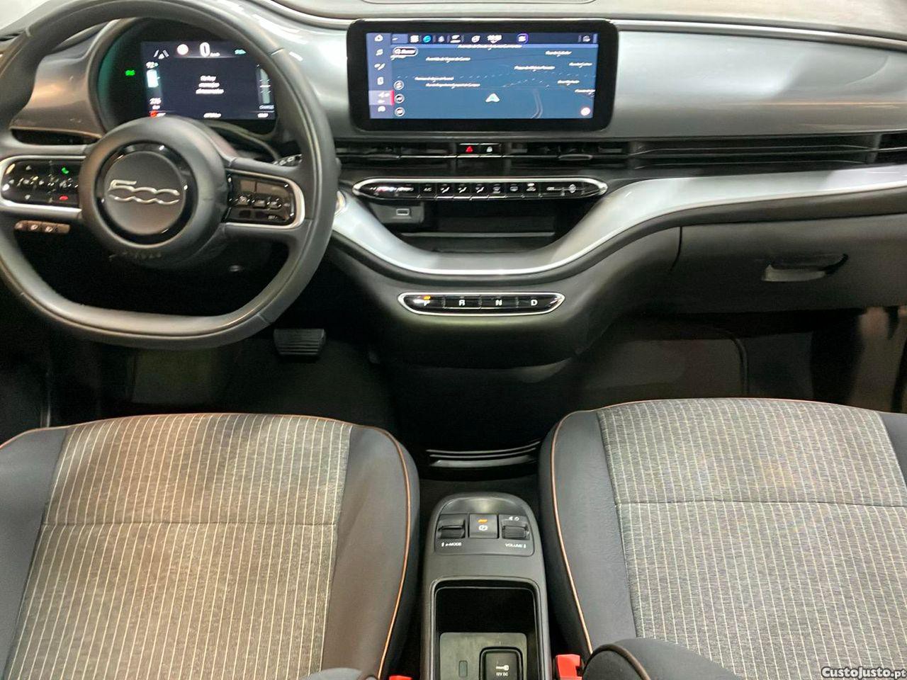 Fiat 500 e Icon Plus 42 KWh — fotografia 11