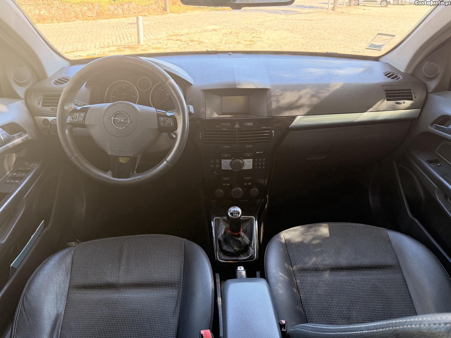 Opel Astra 1.3cdti cosmo — fotografia 2