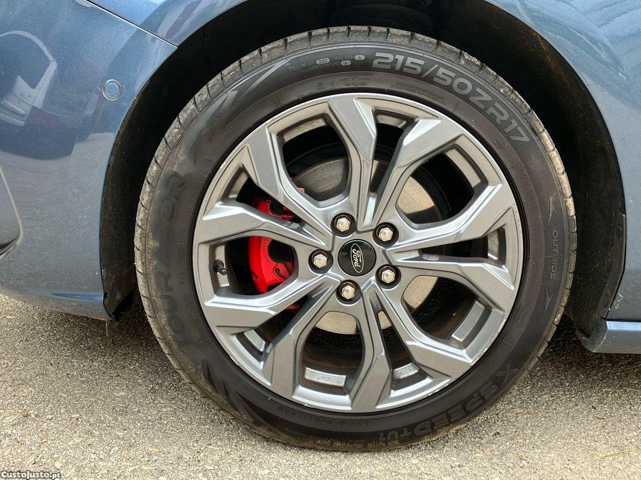 Ford Focus 1.0 EcoBoost MHEV ST-Line — fotografia 2