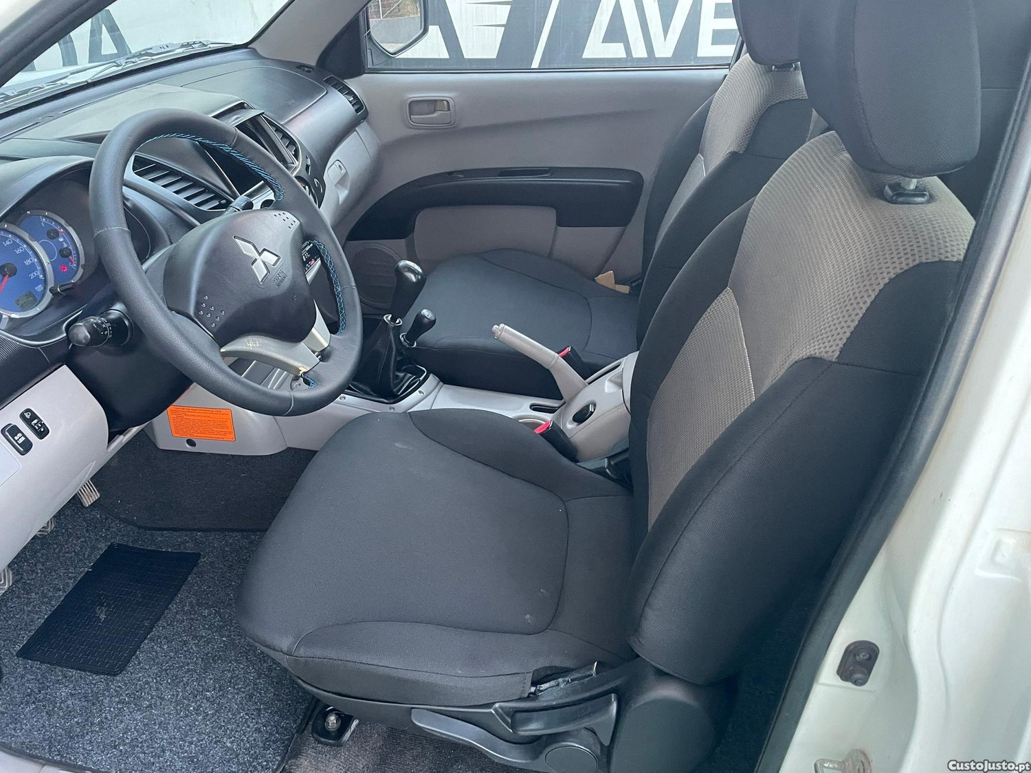 Mitsubishi L200 2.5 DI-D Club Invite 3L 4WD — fotografia 11