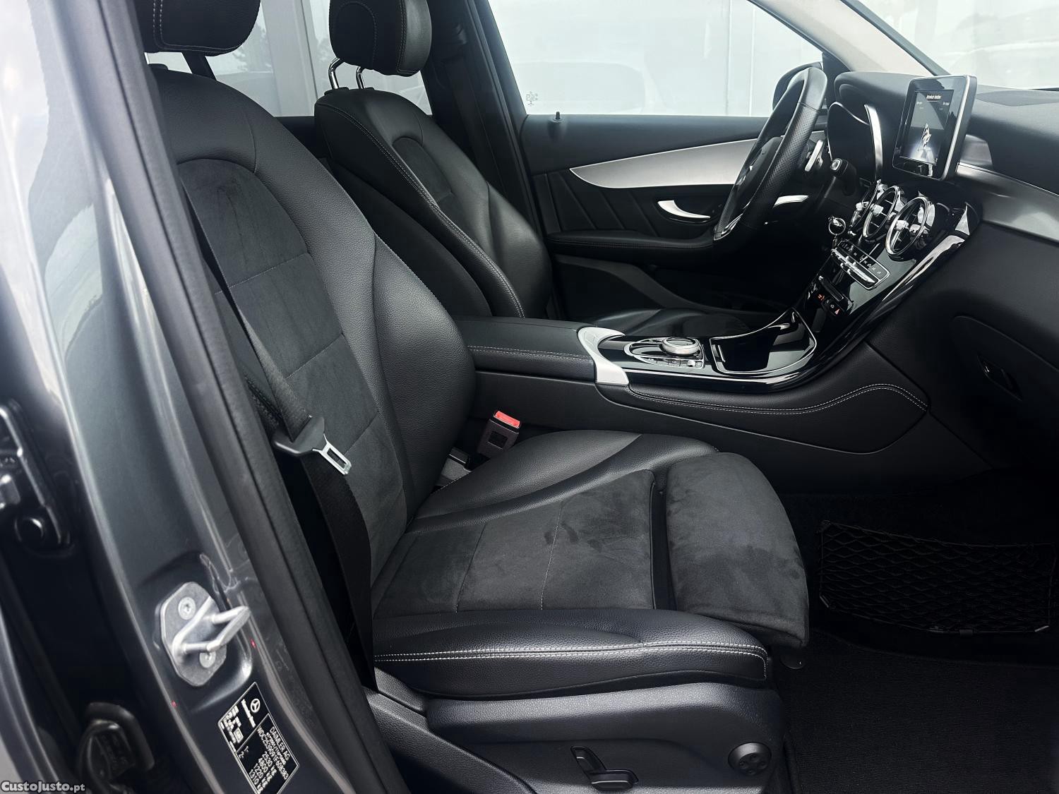 Mercedes-Benz GLC 250 d AMG Line 4-Matic — fotografia 4
