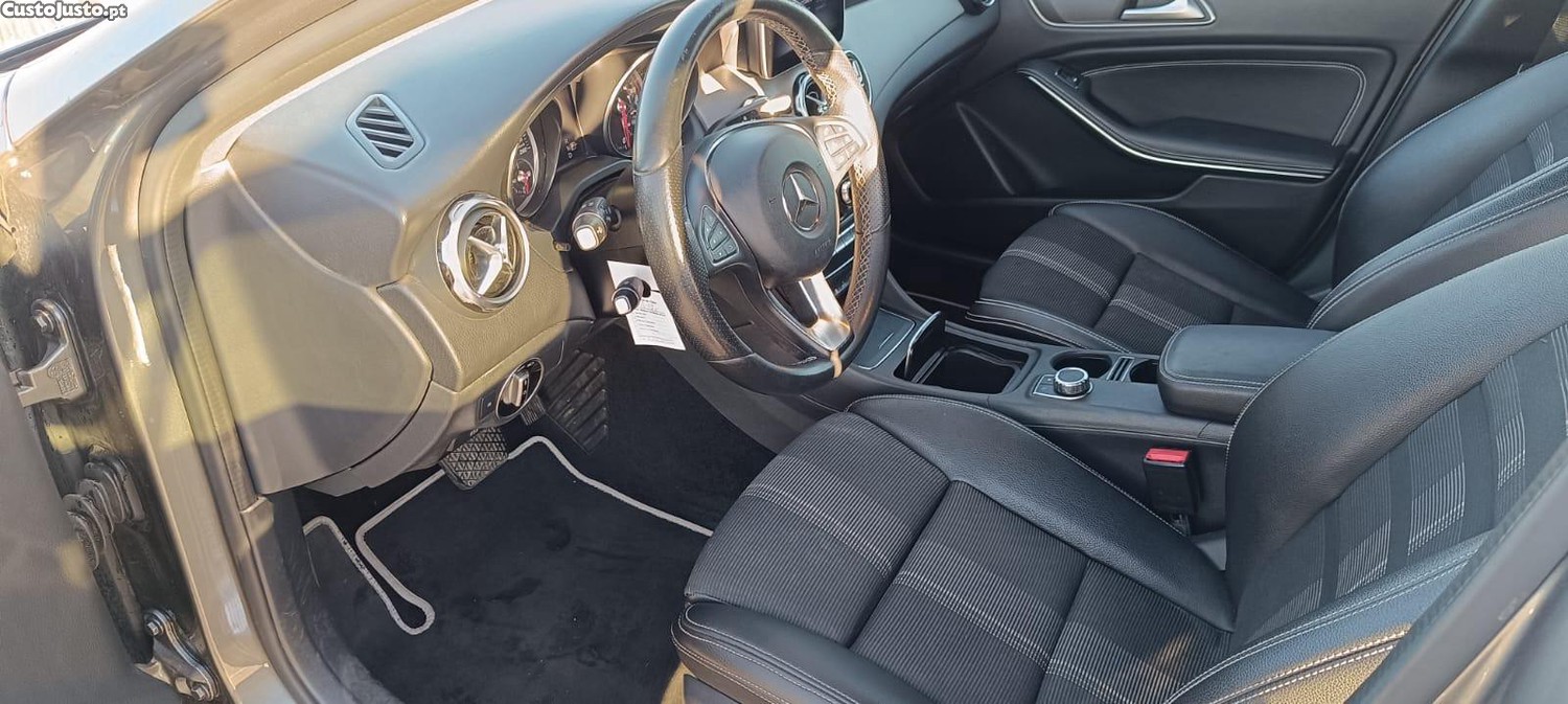 Mercedes-Benz GLA 180 180 D — fotografia 10
