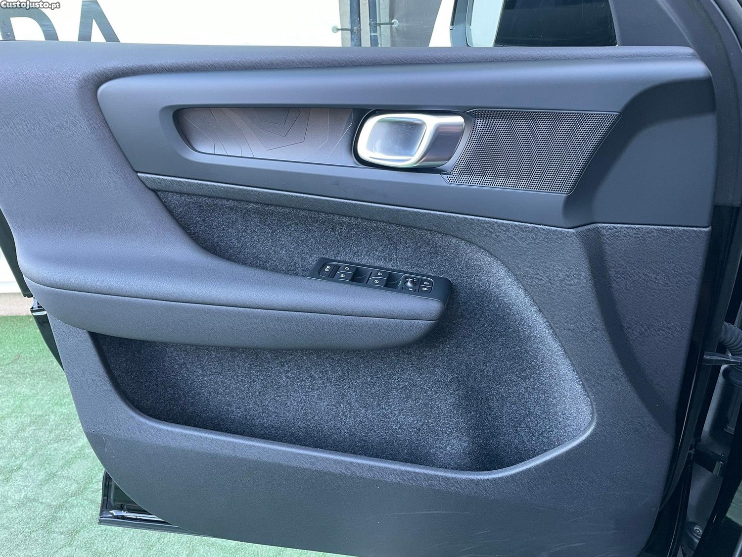 Volvo XC 40 Recharge Plus — fotografia 6
