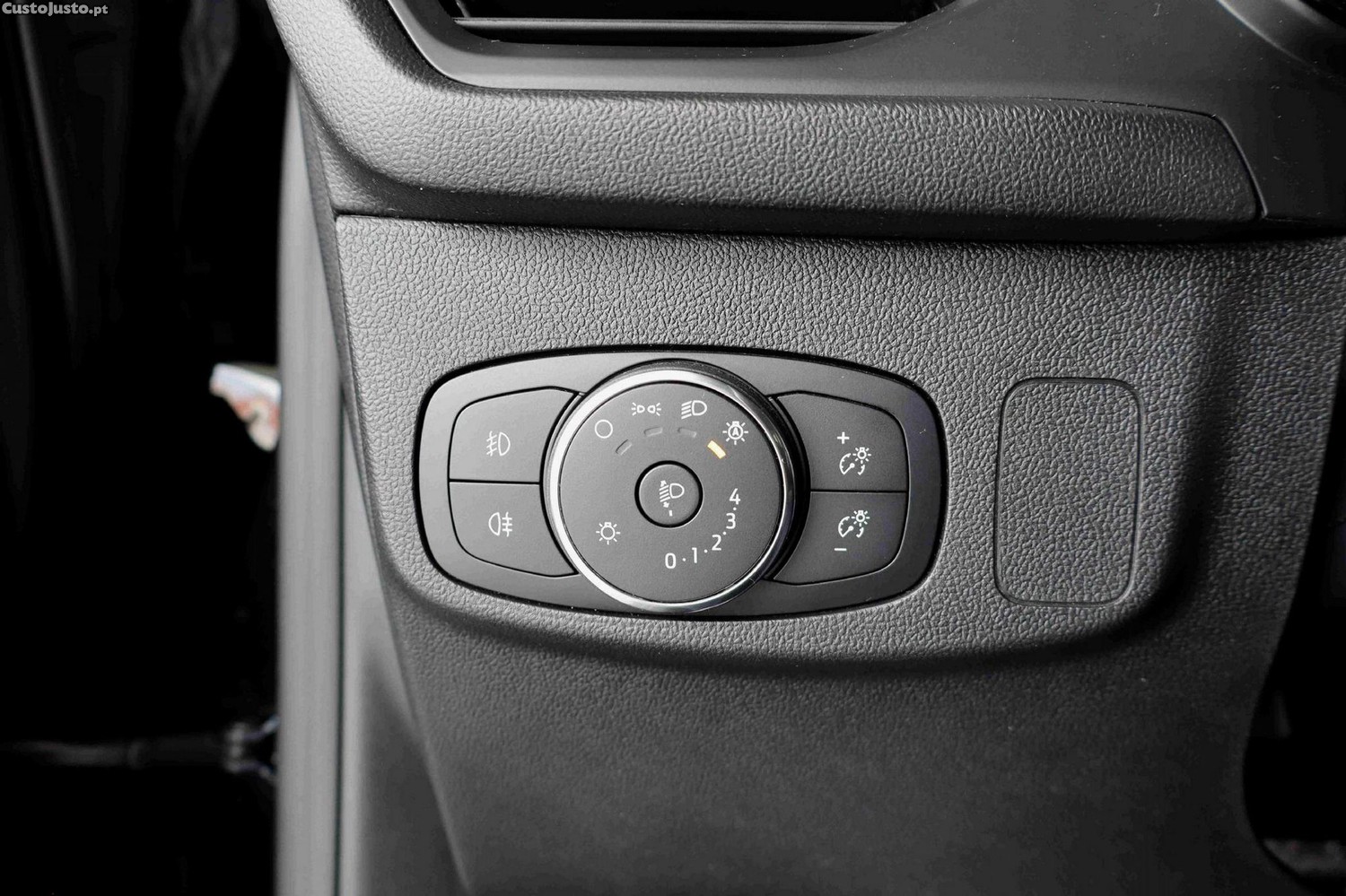 Ford Focus SW 1.0 EcoBoost MHEV ST-Line — fotografia 16