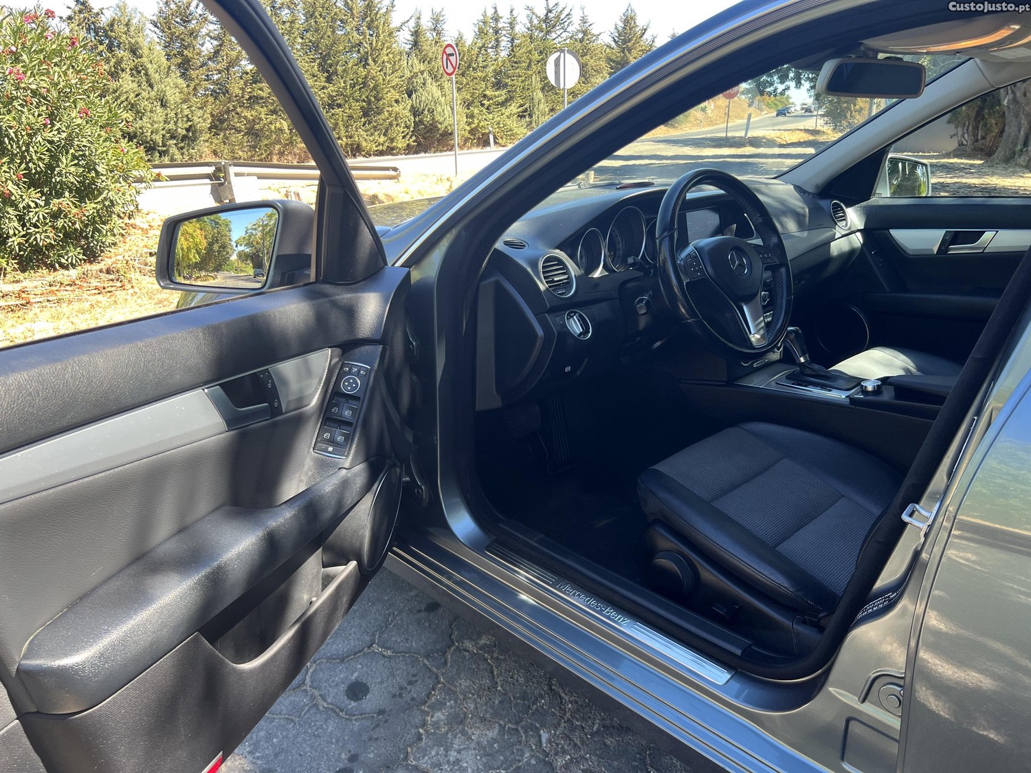 Mercedes-Benz C 250 CDi Avantgarde 7G Tronickms Reais — fotografia 8