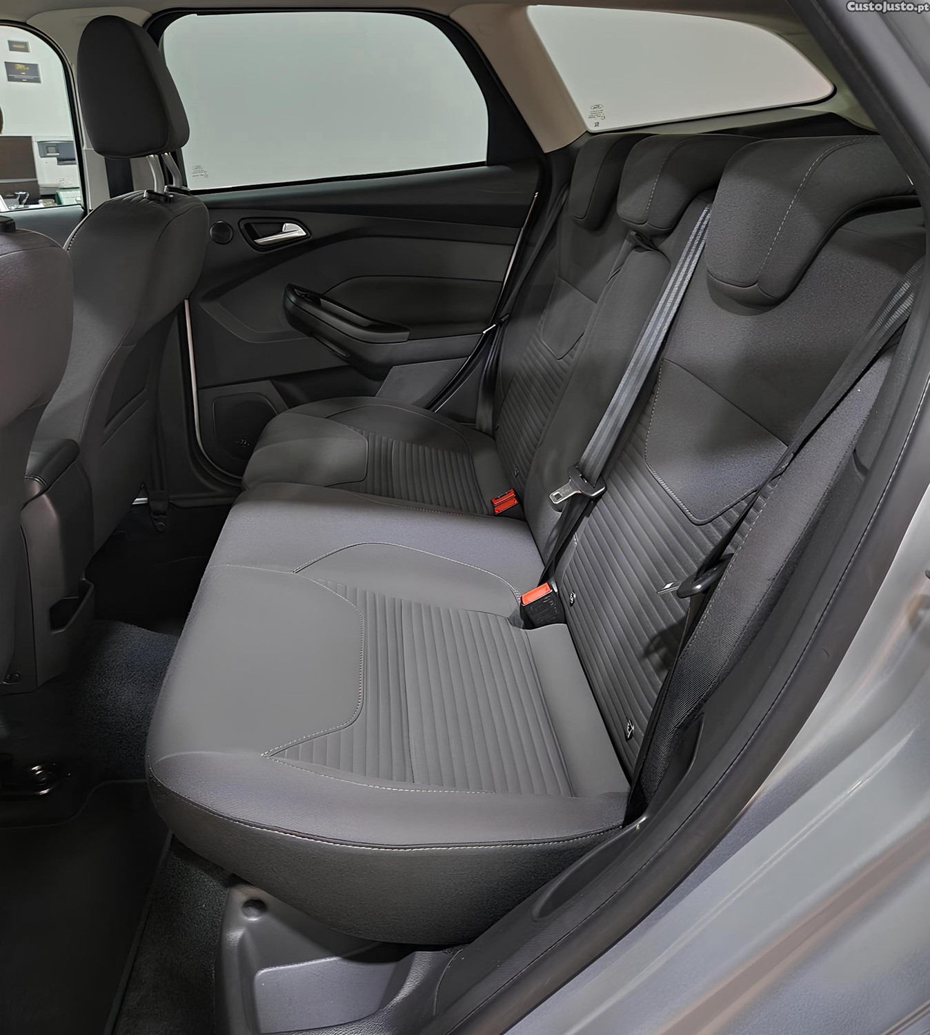 Ford Focus SW 1.5TDCi Titanium 120cv — fotografia 2