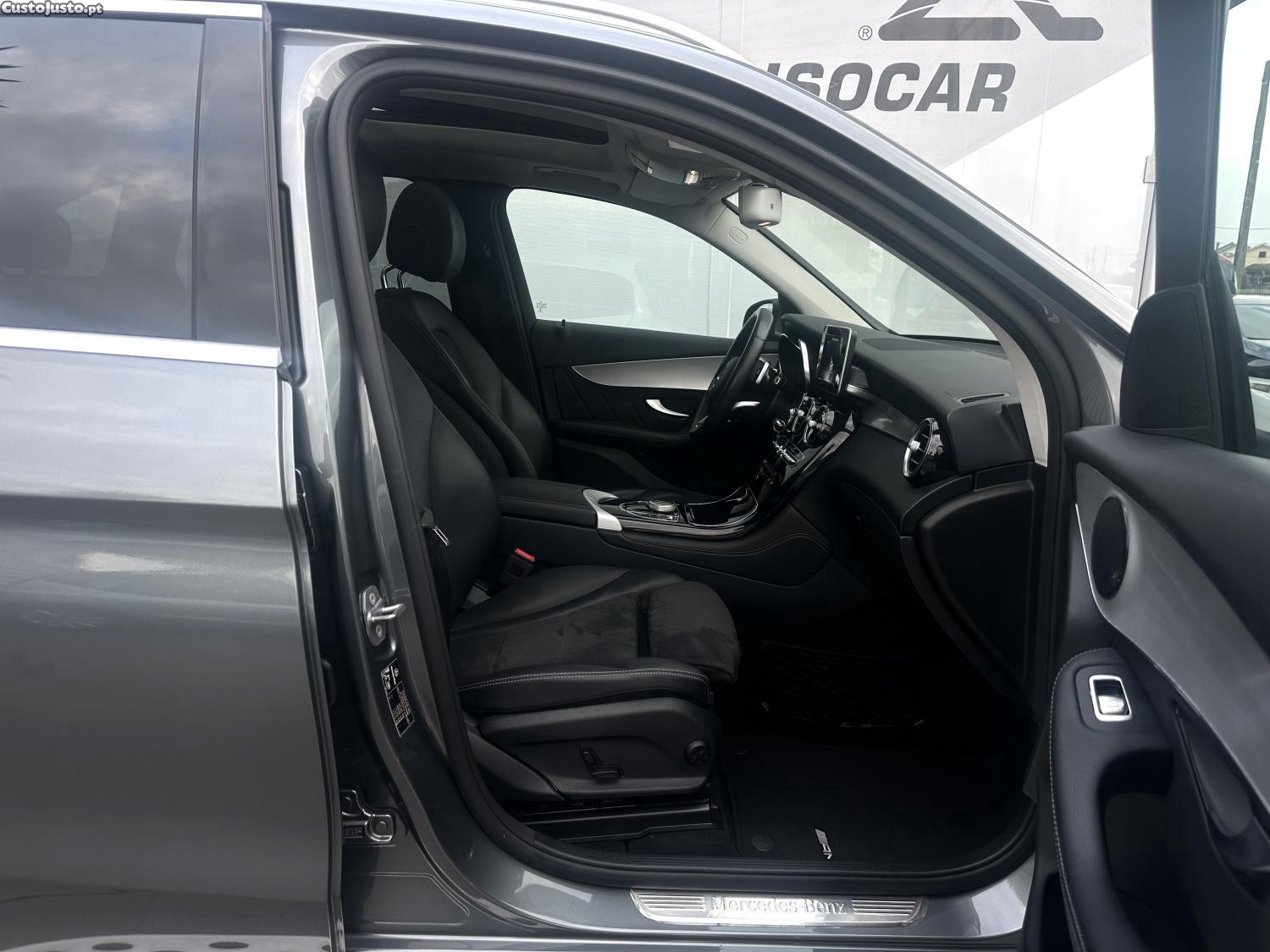 Mercedes-Benz GLC 250 d AMG Line 4-Matic — fotografia 3