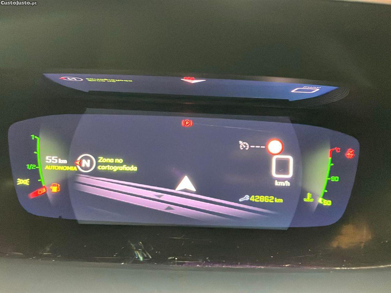 Peugeot 2008 1.2 PureTech GT — fotografia 14