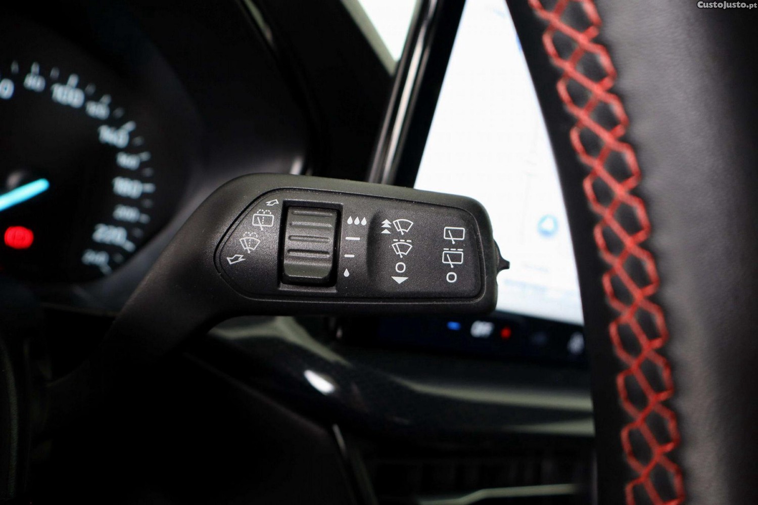 Ford Focus SW 1.0 EcoBoost MHEV ST-Line — fotografia 11