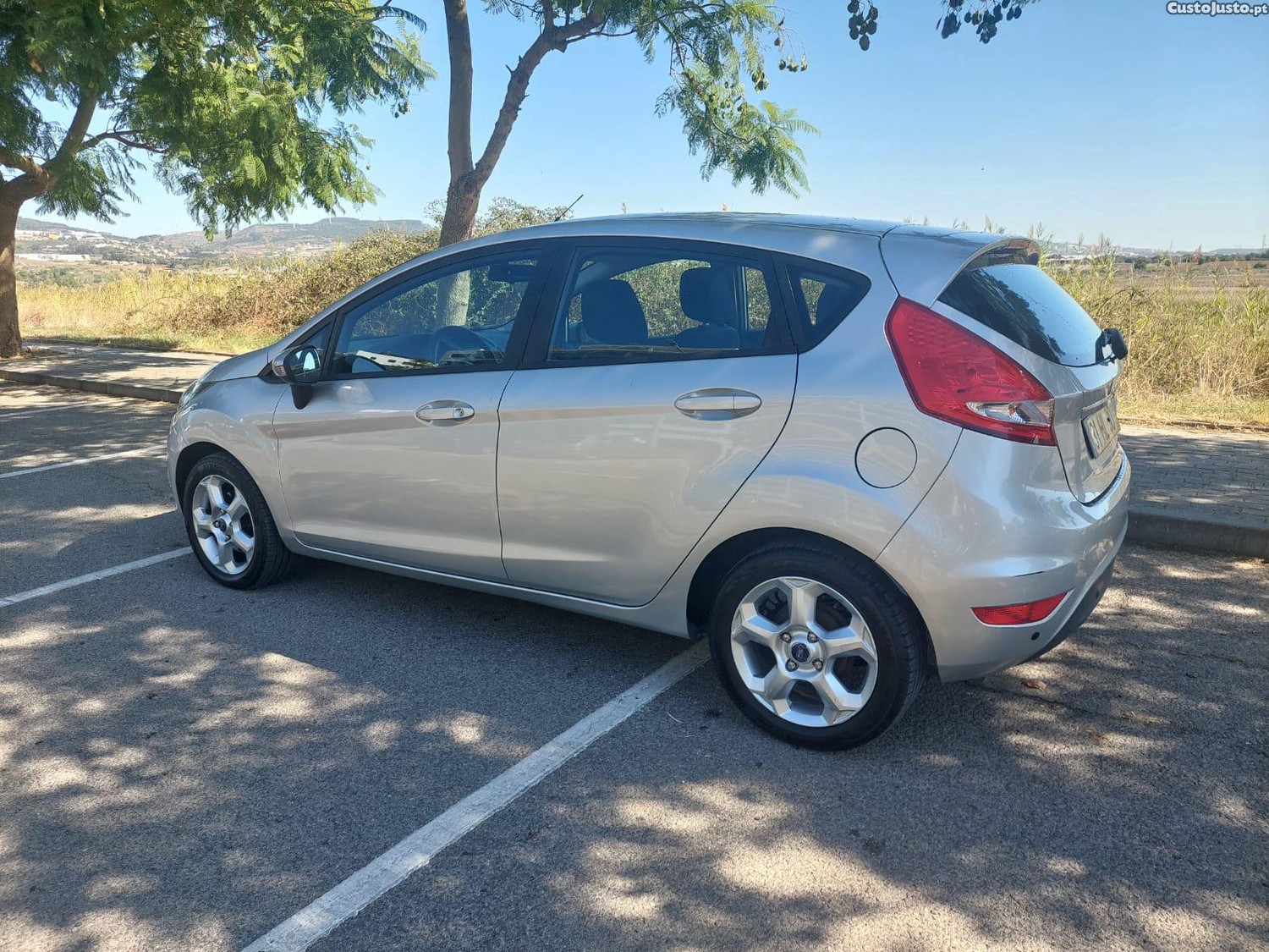 Ford Fiesta Trend — fotografia 8