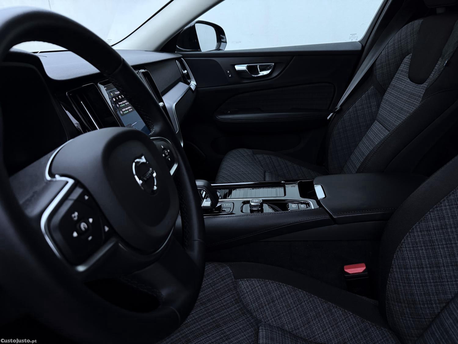 Volvo V60 2.0 T6 AWD TE Essent — fotografia 21