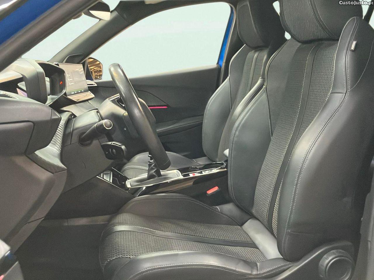 Peugeot 2008 1.2 PureTech GT — fotografia 6