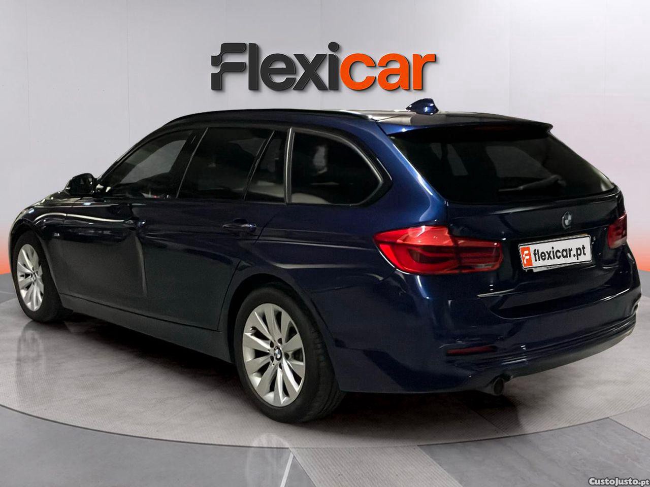 BMW 318 d Line Sport Auto Touring — fotografia 23