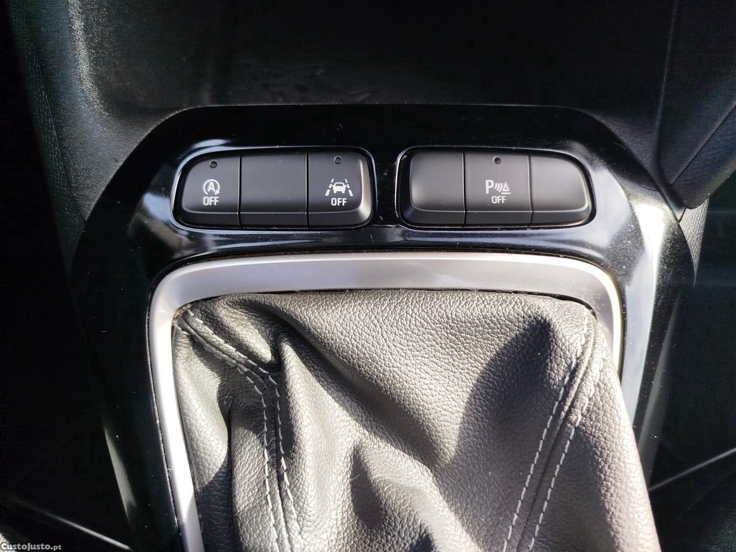 Opel Corsa 1.2 Elegance — fotografia 19
