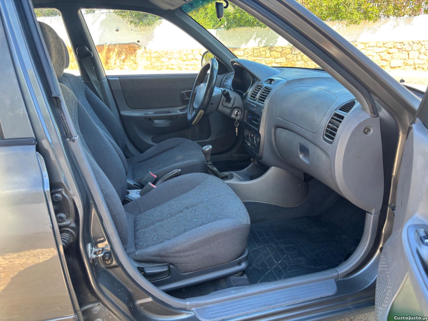 Hyundai Accent 1.5 Diesel CRDi — fotografia 2