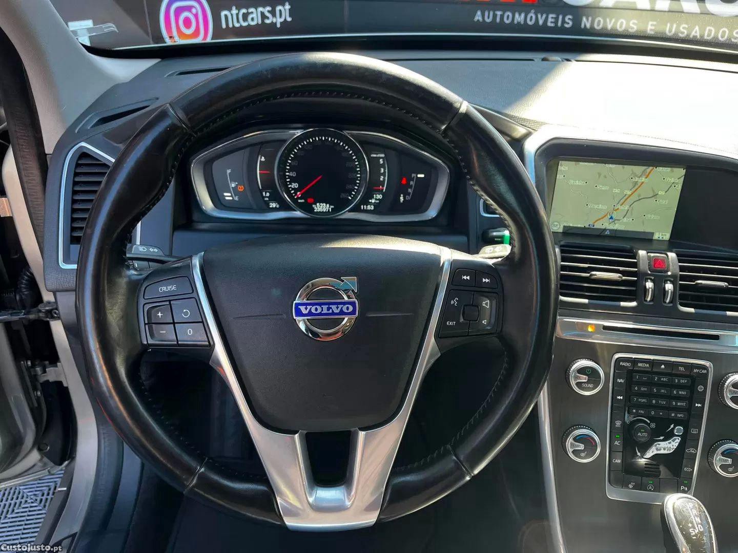 Volvo XC 60 2.0 d4 momentum geartronic — fotografia 16
