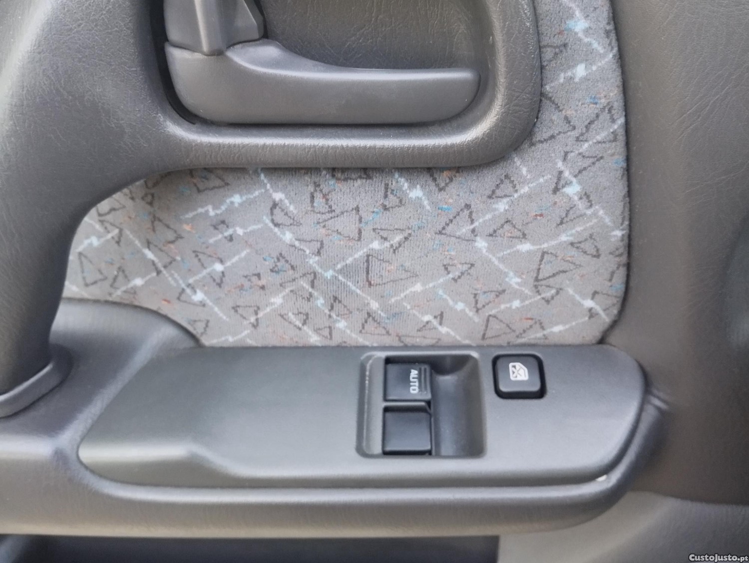 Nissan Primera 16 — fotografia 8