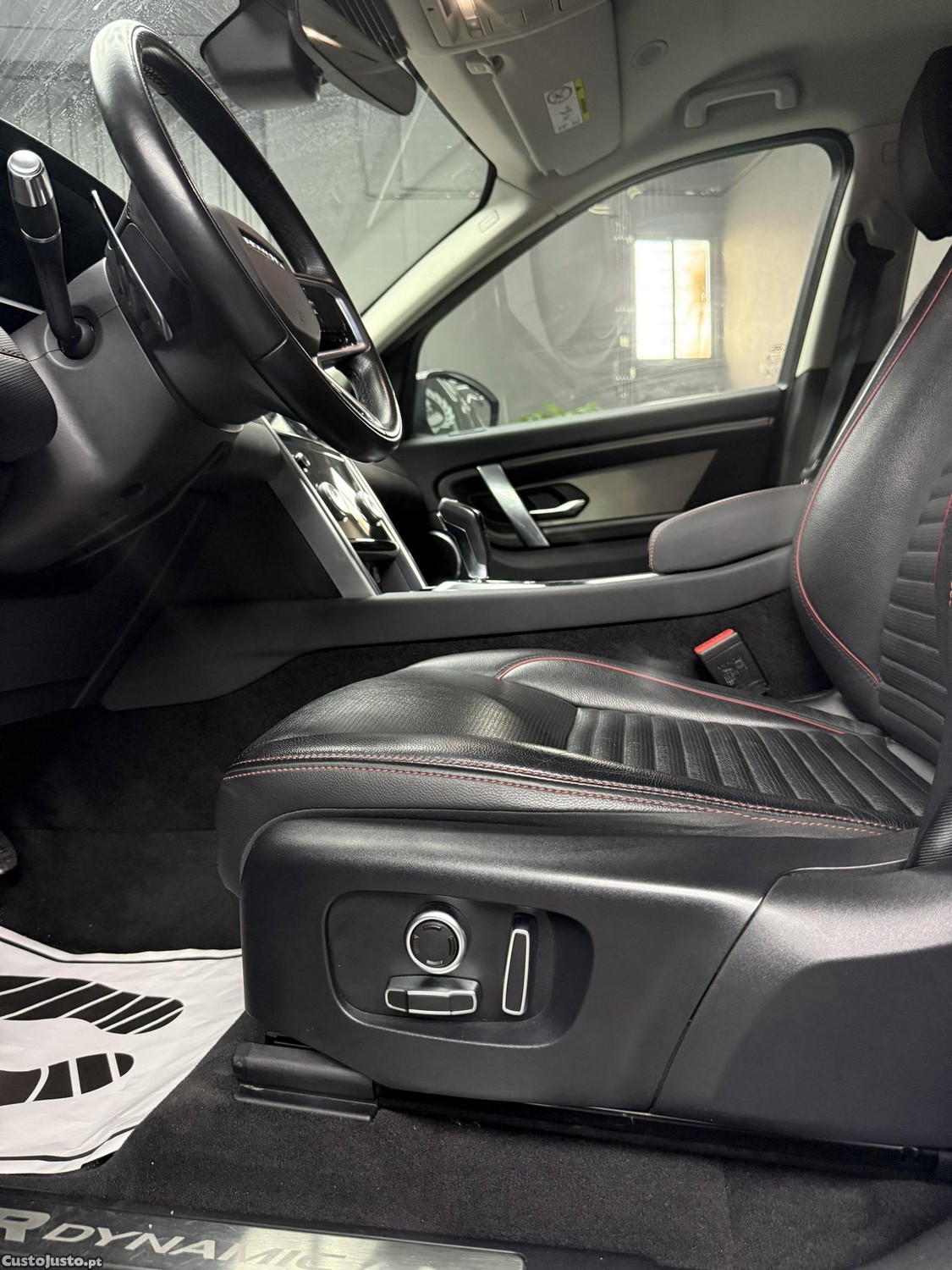 Land Rover Discovery R Dynamic — fotografia 25