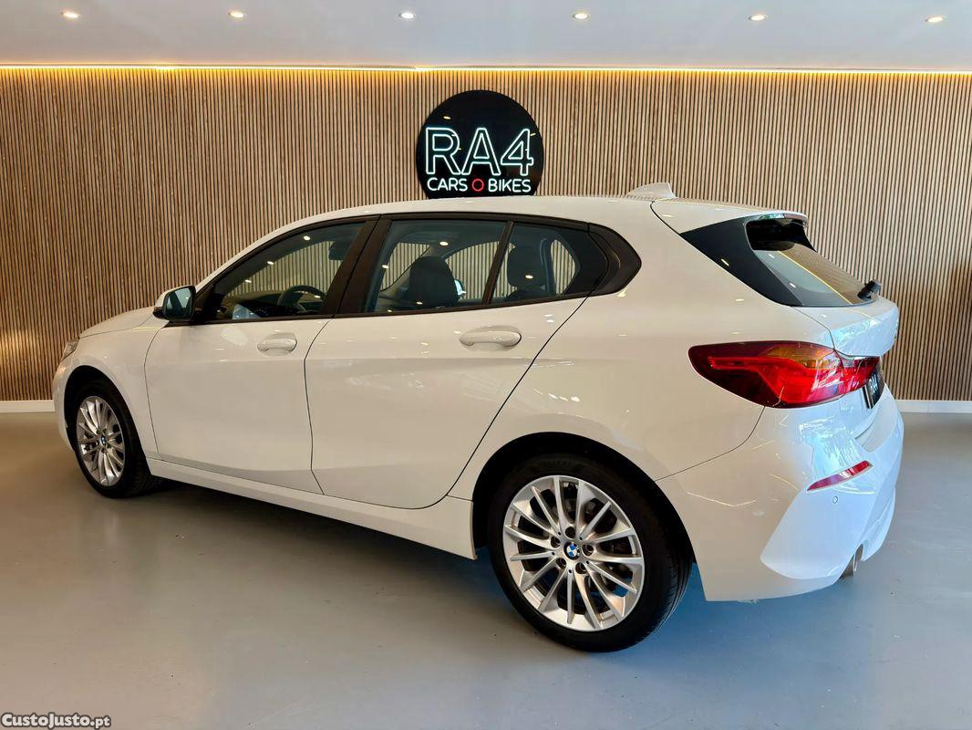 BMW 116 d Advantage Auto — fotografia 9
