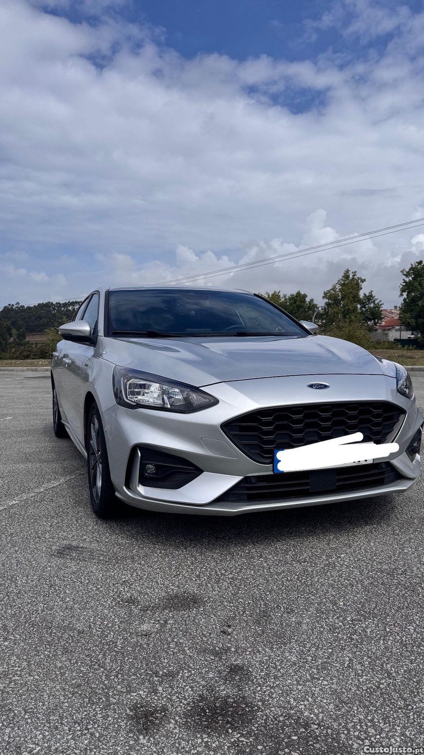 Ford Focus ST-Line 1.0 EcoBoost — fotografia 3