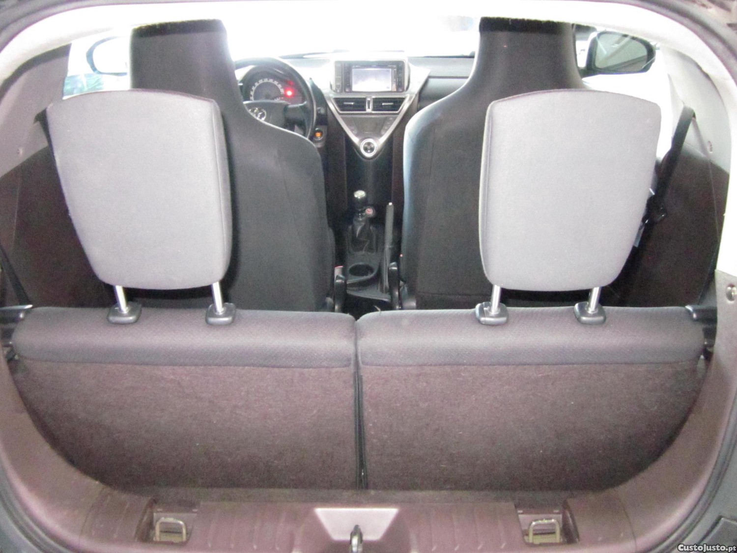 Toyota iQ 1.4 D4D — fotografia 7