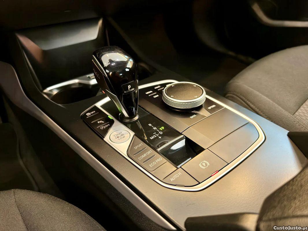 BMW 116 d Advantage Auto — fotografia 16