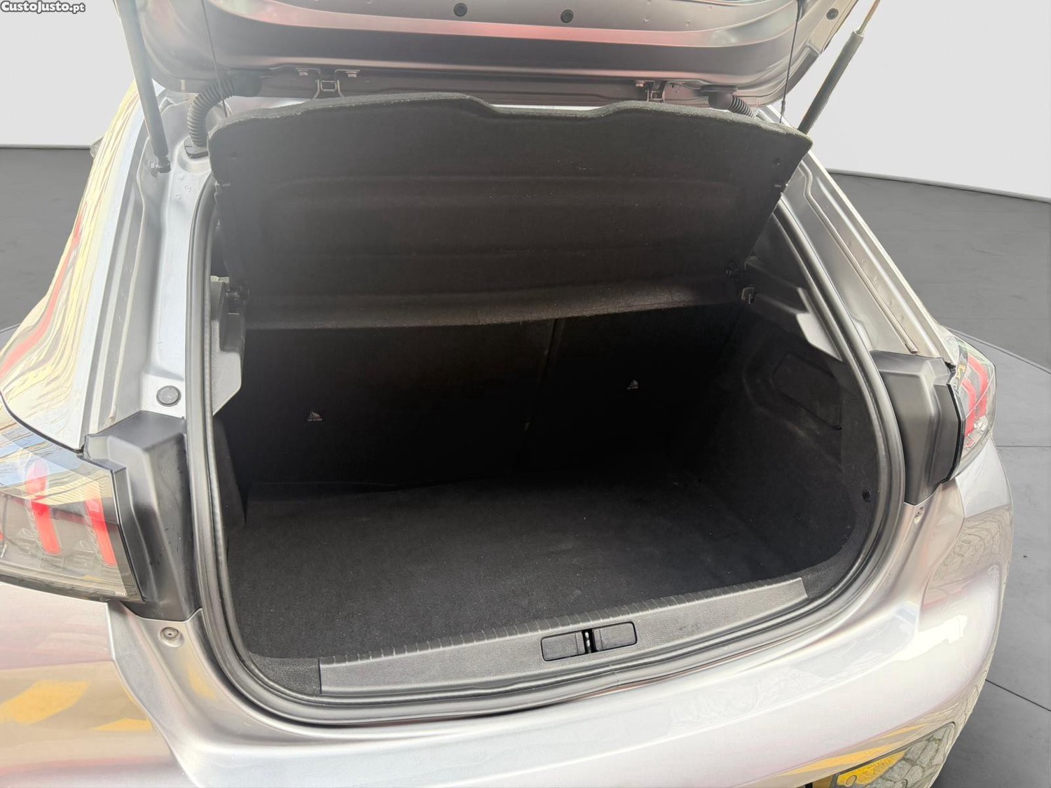 Peugeot 208 1.2 PureTech Allure — fotografia 5