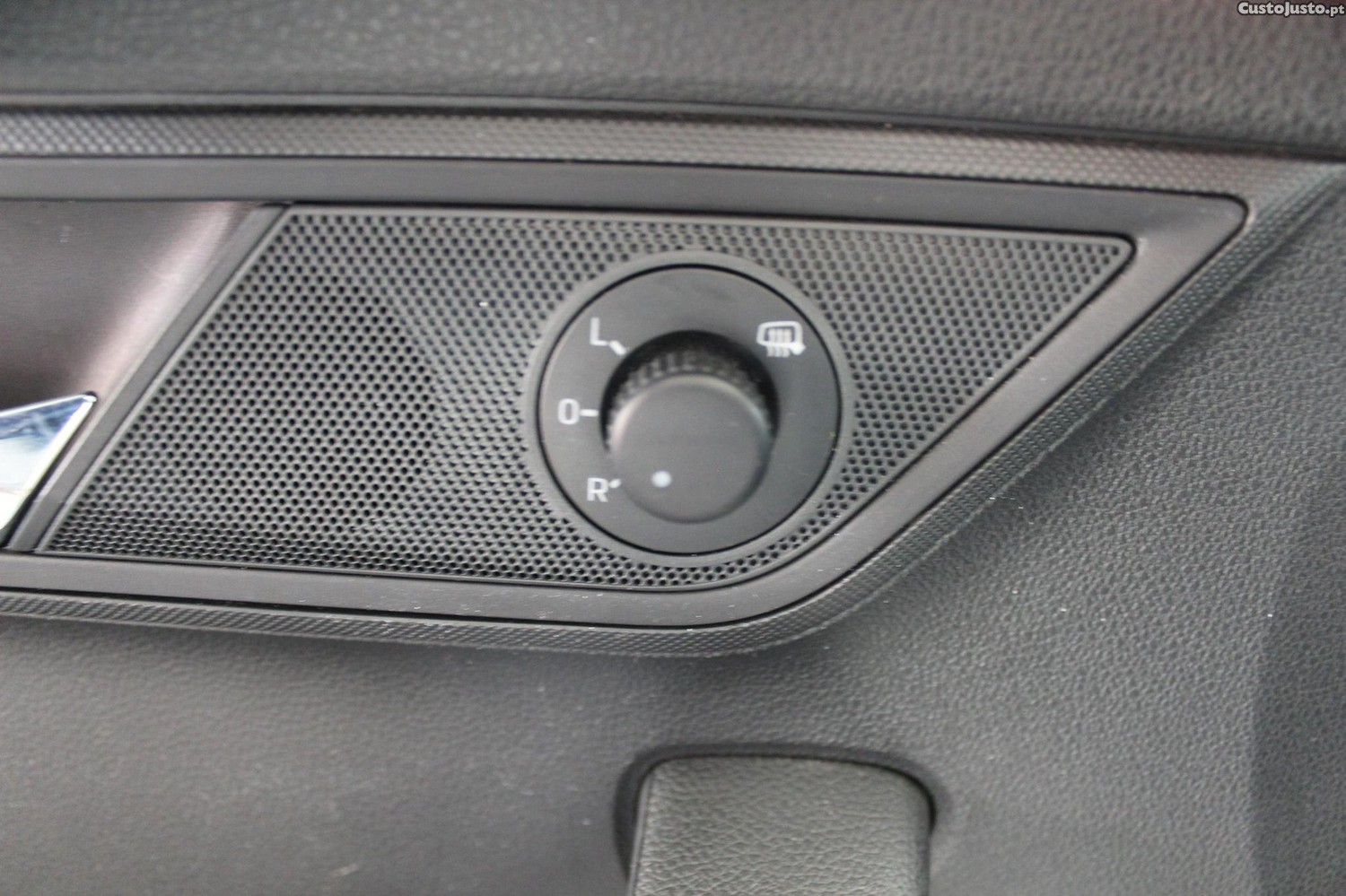 Skoda Fabia 1.0 TSI Ambition — fotografia 10
