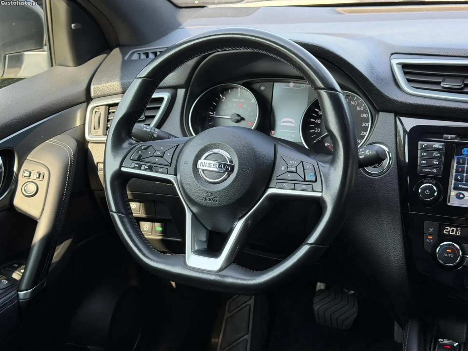 Nissan Qashqai 1.6 dCi Tekna Premium Pele Preta Xtronic — fotografia 4