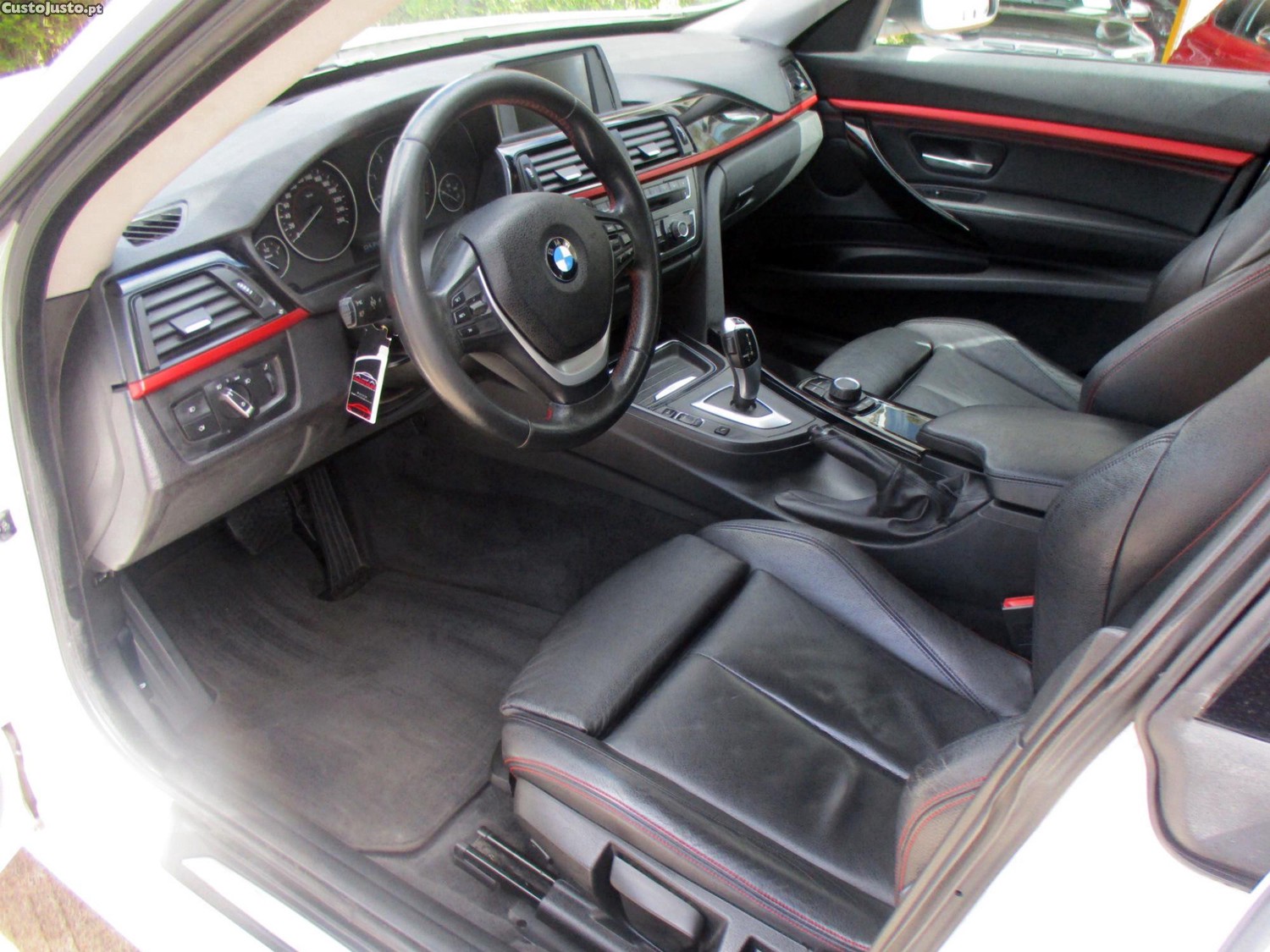 BMW 318 d GT Auto Sport . — fotografia 15