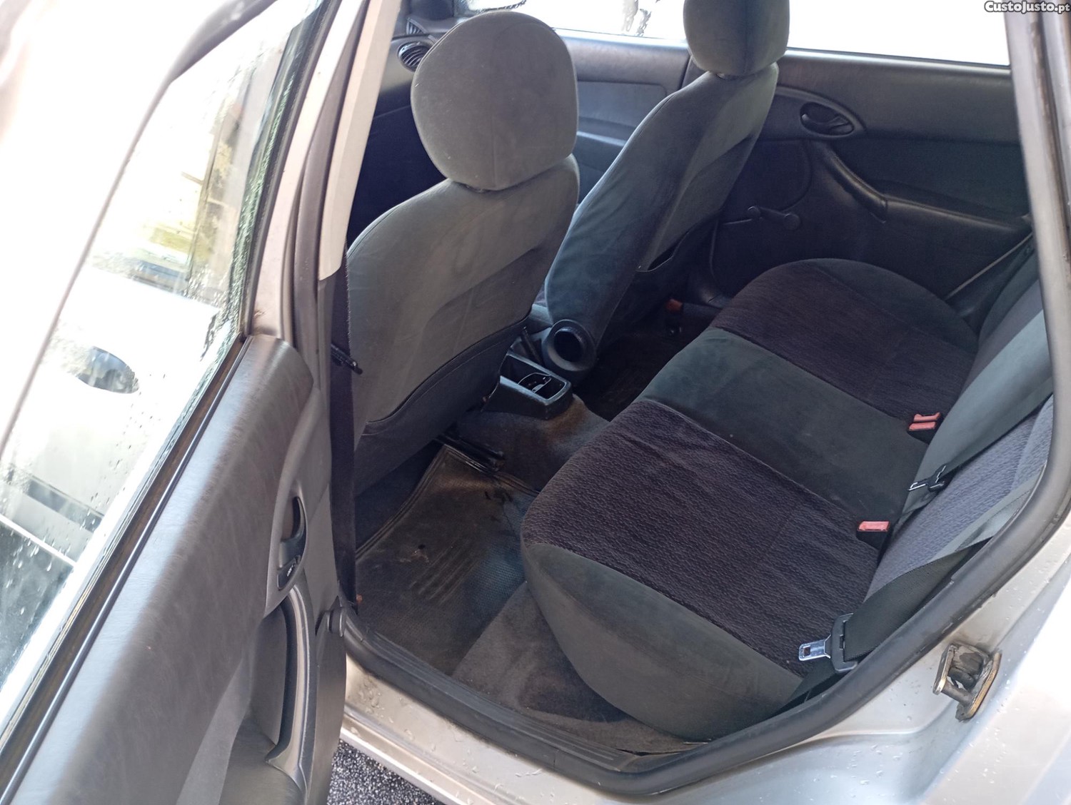 Ford Focus (Dnw) S.wagon — fotografia 2