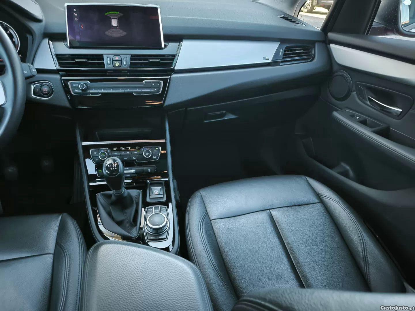 BMW 216 Active Tourer D line luxury — fotografia 2