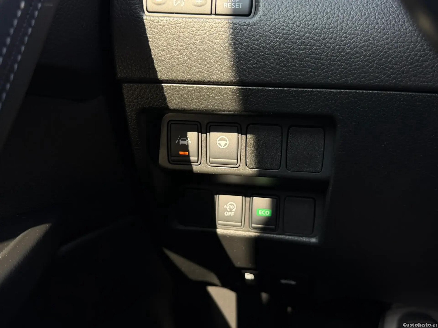Nissan Qashqai 1.6 dCi Tekna Premium Pele Preta Xtronic — fotografia 3