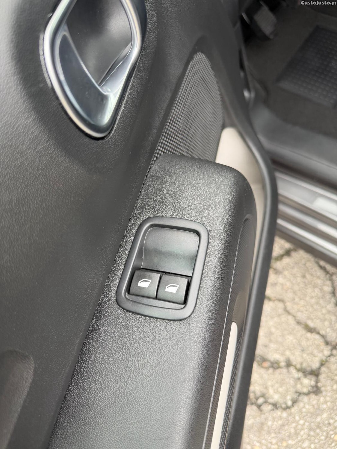 Citroën C3 1.2 PureTech C-Series — fotografia 8