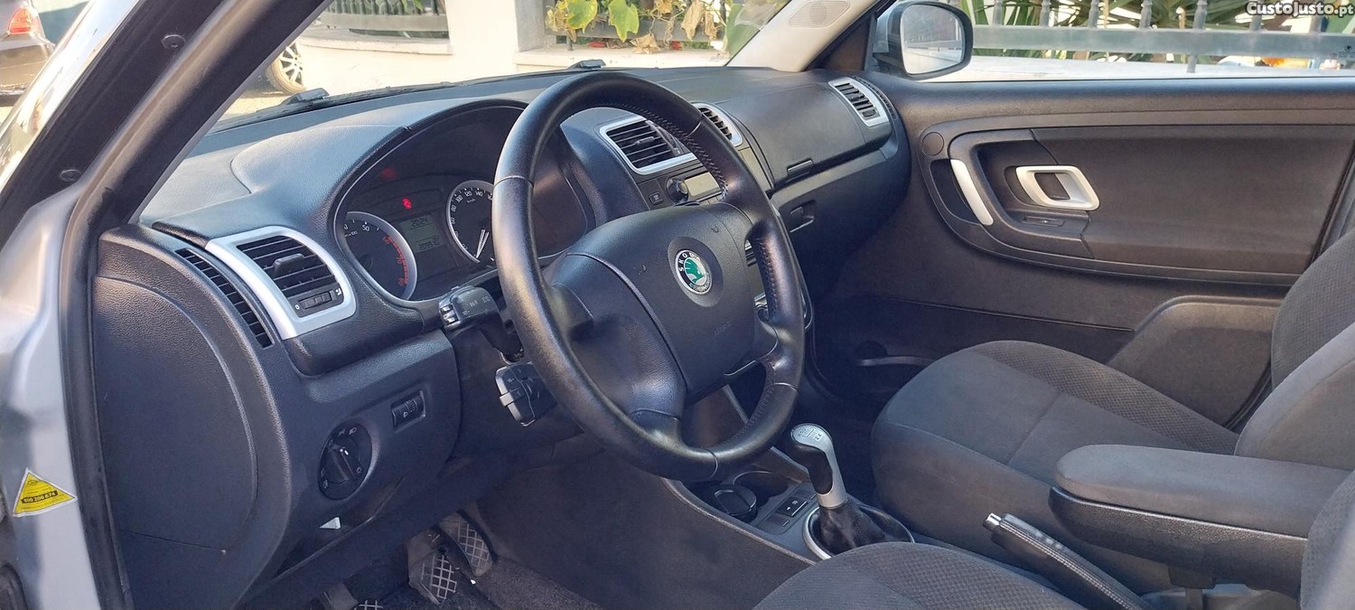 Skoda Fabia 1.2 MPI — fotografia 7