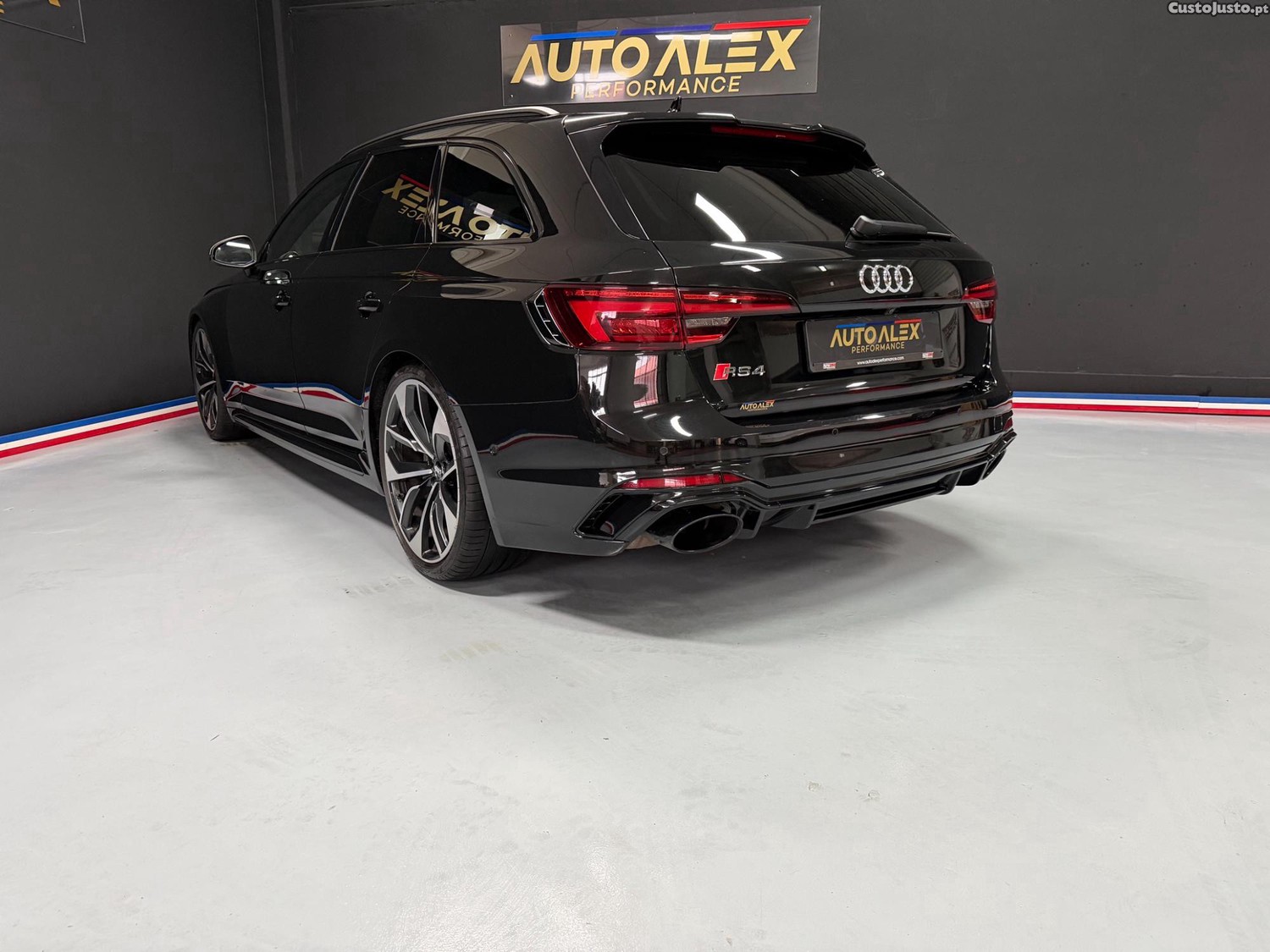 Audi RS4 Avant — fotografia 13