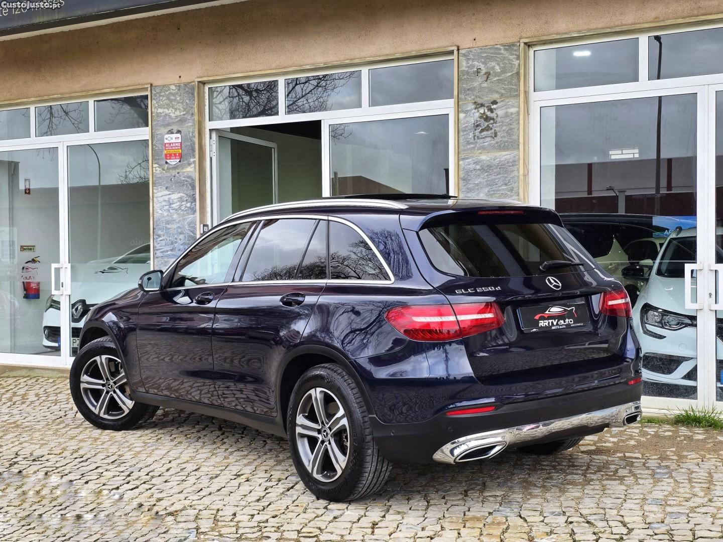 Mercedes-Benz GLC 250 d Exclusive 4-Matic — fotografia 14