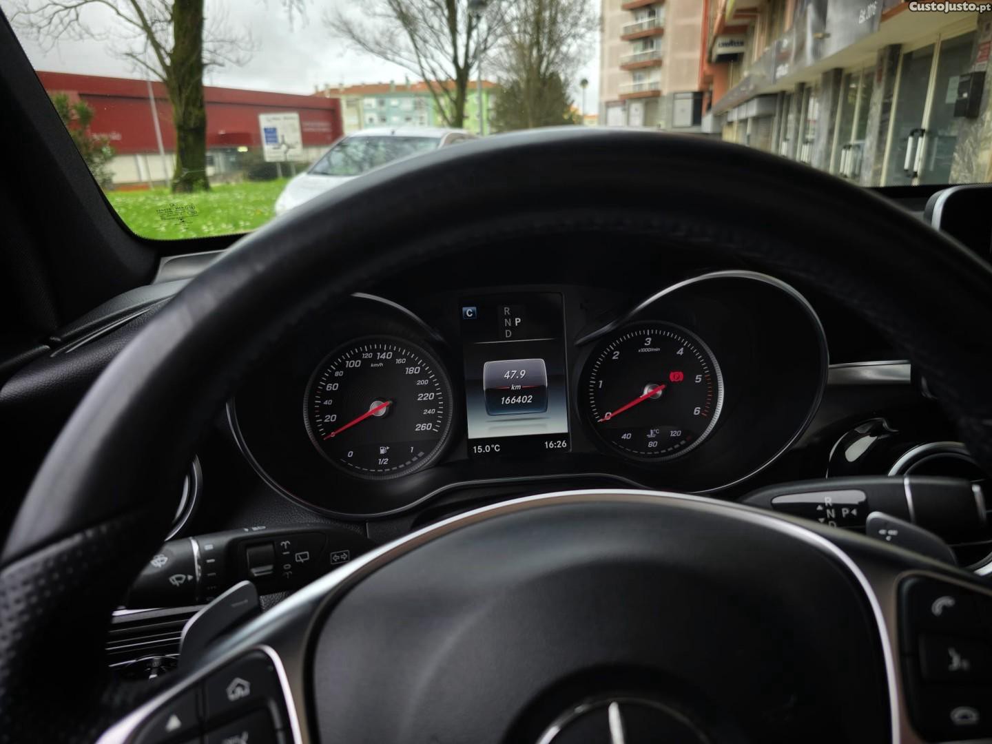 Mercedes-Benz GLC 250 d Exclusive 4-Matic — fotografia 7