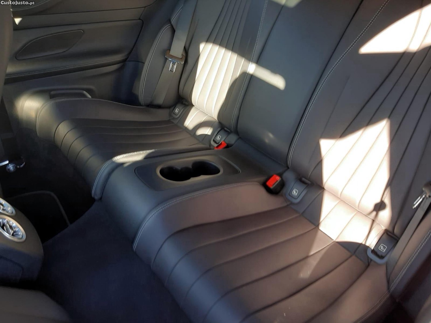 Mercedes-Benz E 220 220 D — fotografia 3