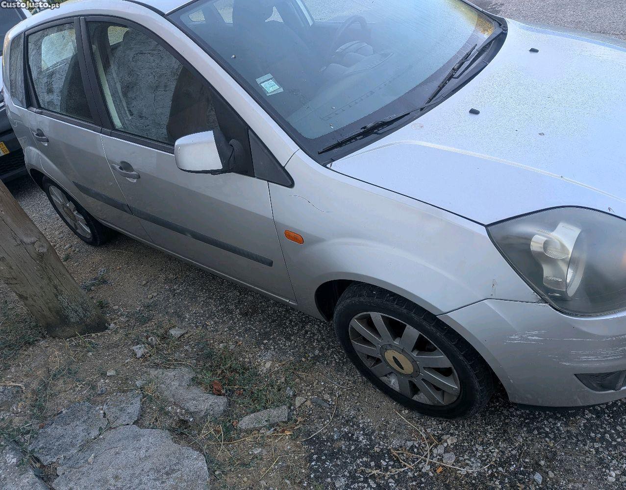 Ford Fiesta () — fotografia 9