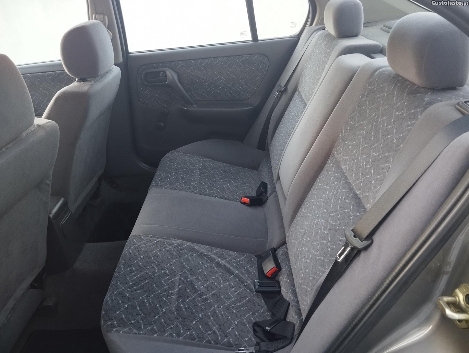 Nissan Primera 16 — fotografia 4